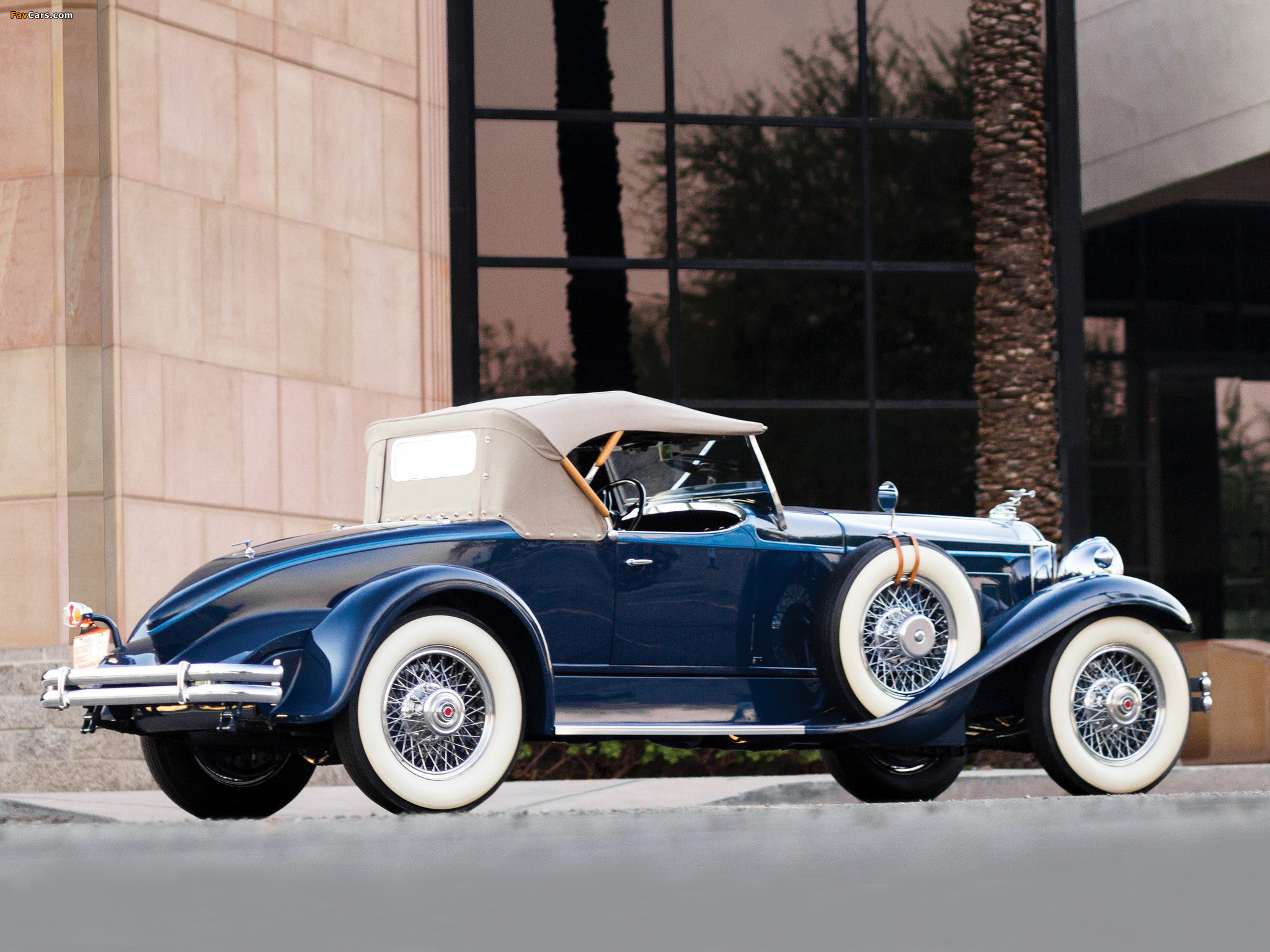 Pictures of Packard Speedster Eight Boattail Roadster/Runabout (734-422/452) 1930 (2048 x 1536)