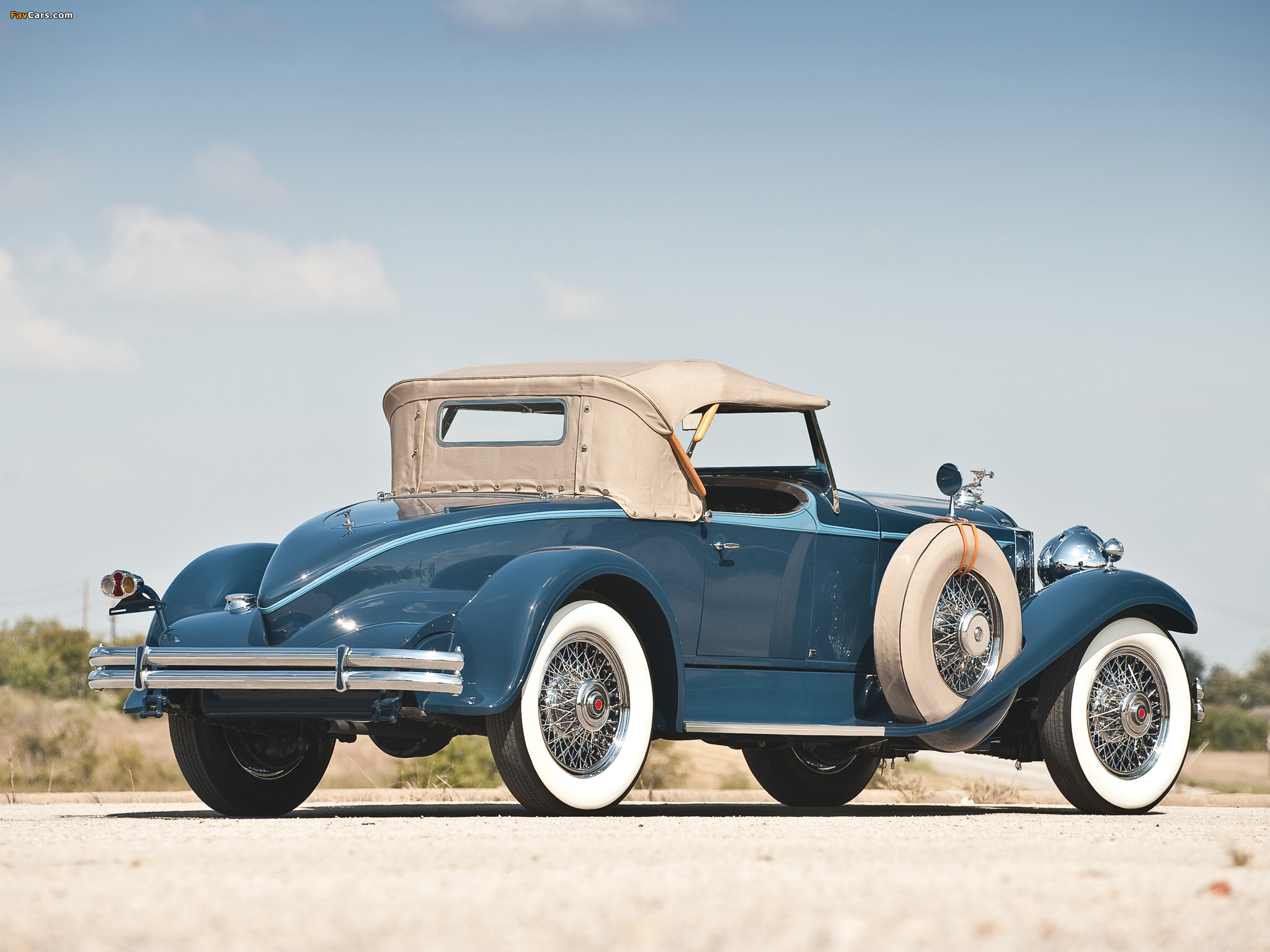 Pictures of Packard Speedster Eight Boattail Roadster/Runabout (734-422/452) 1930 (2048 x 1536)