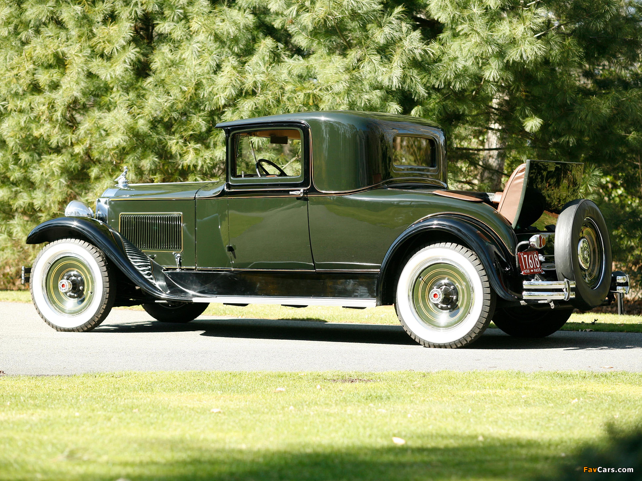 Images of Packard Standard Eight Coupe (733-408) 1930 (1280 x 960)