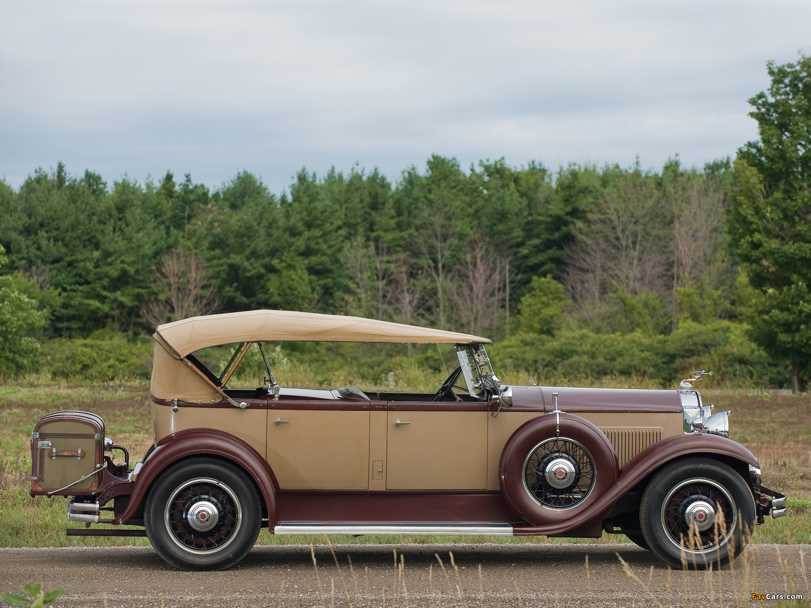 Photos of Packard Standard Eight Sport Phaeton (833-481) 1931 (1600 x 1200)