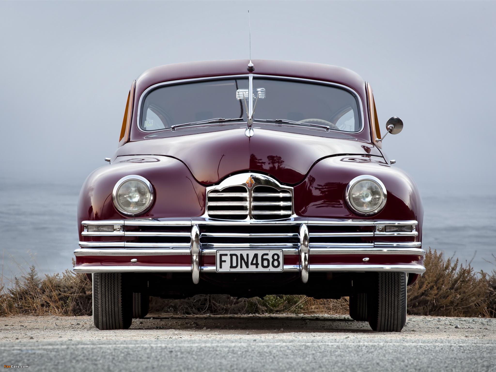 Pictures of Packard Standard Eight Station Sedan (2201-2293) 1948 (2048 x 1536)