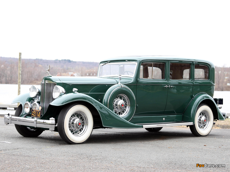 Images of 1933 Packard Super Eight 7-passenger Sedan (1004-654) 1933 (800 x 600)