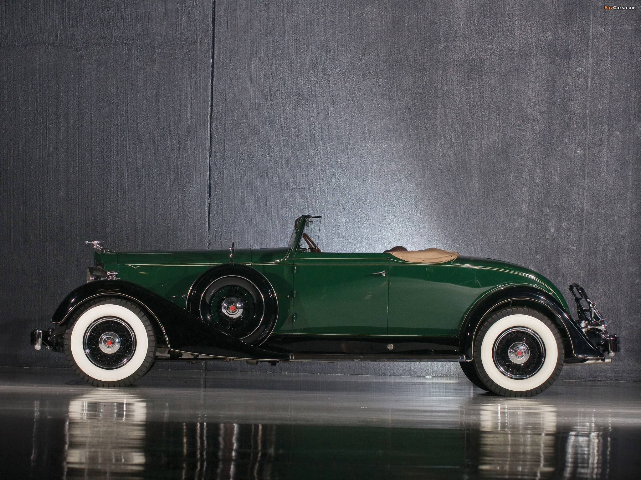 Images of Packard Super Eight Coupe Roadster 1934 (2048 x 1536)