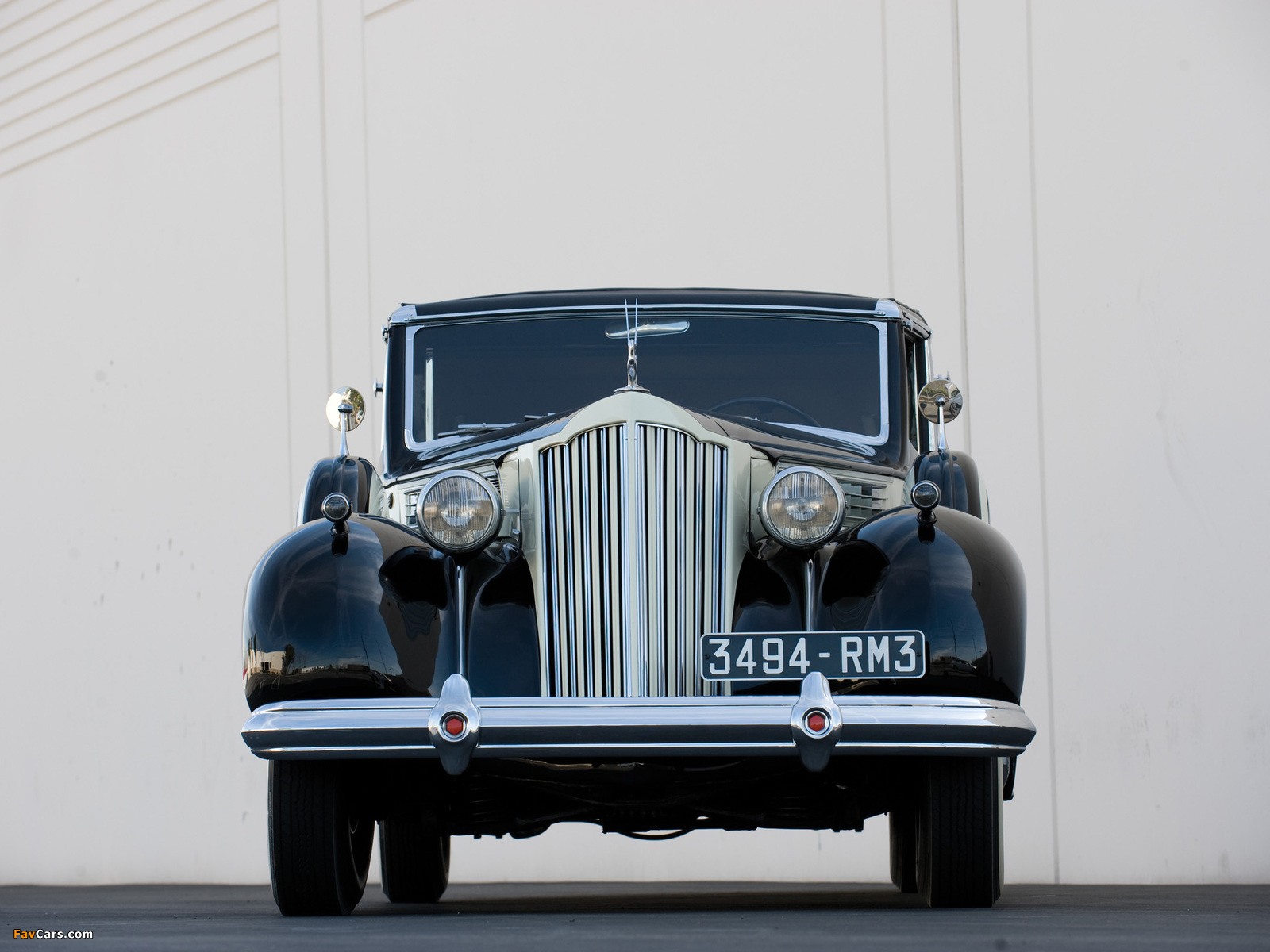 Packard Super Eight Transformable Town Car by Franay 1939 wallpapers (1600 x 1200)