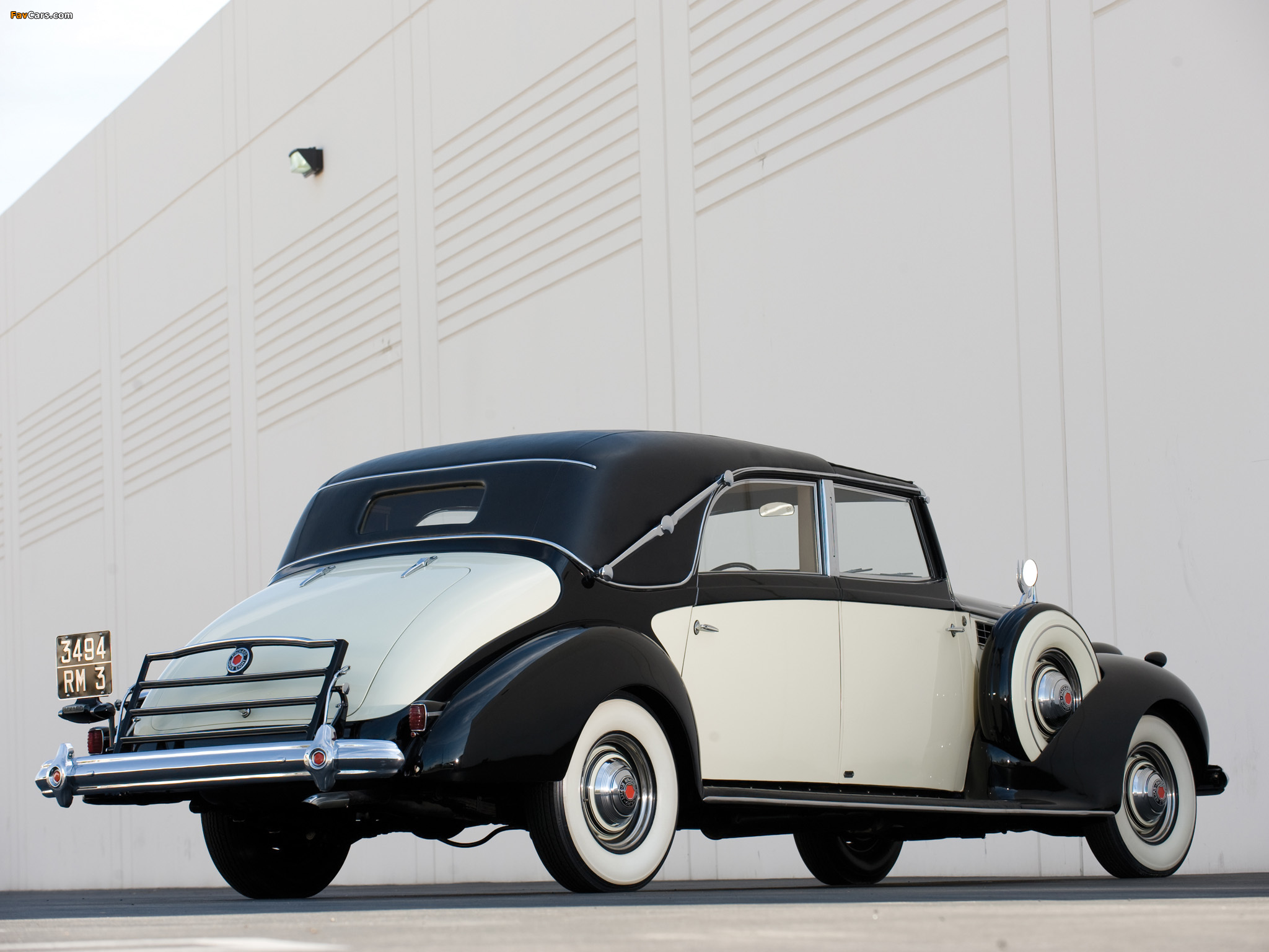 Packard Super Eight Transformable Town Car by Franay 1939 wallpapers (2048 x 1536)