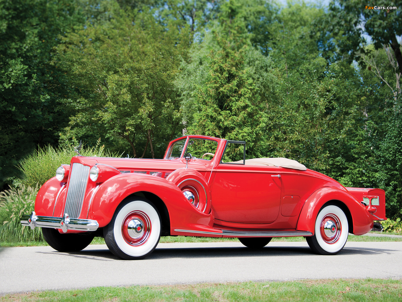 Photos of Packard Super Eight Convertible Coupe (1604-1119) 1938 (1280 x 960)