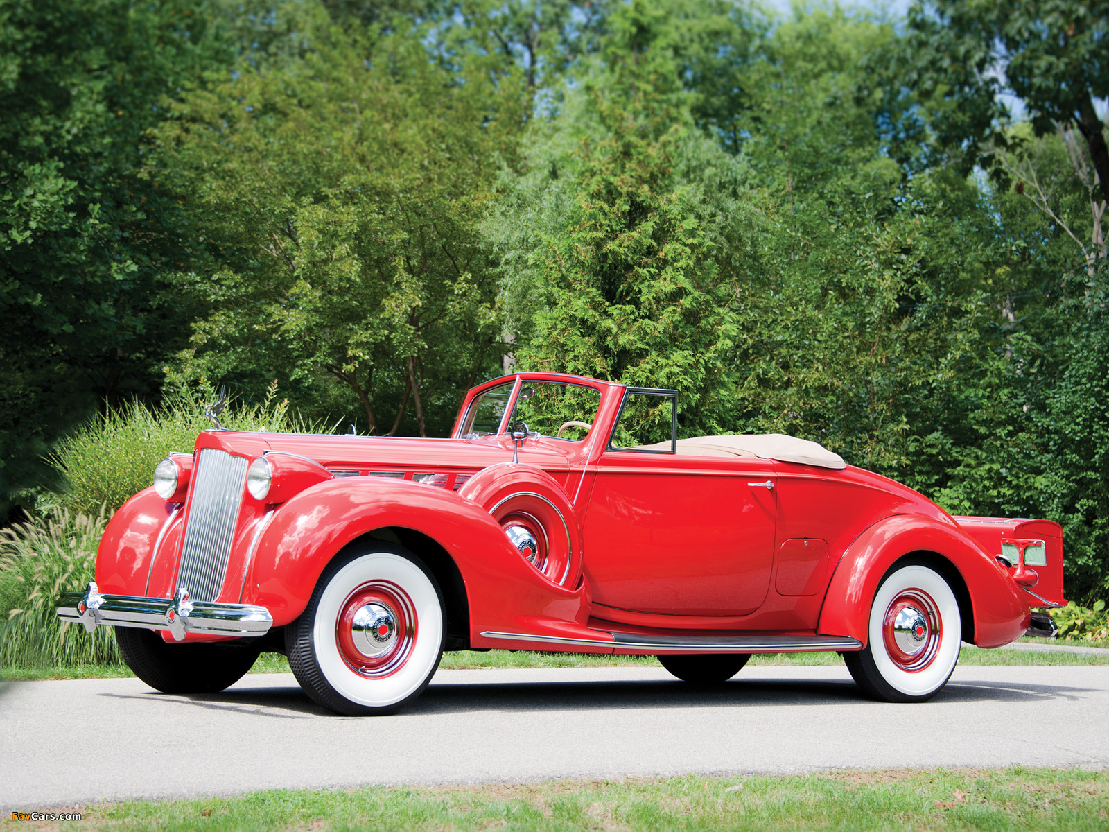 Photos of Packard Super Eight Convertible Coupe (1604-1119) 1938 (1600 x 1200)