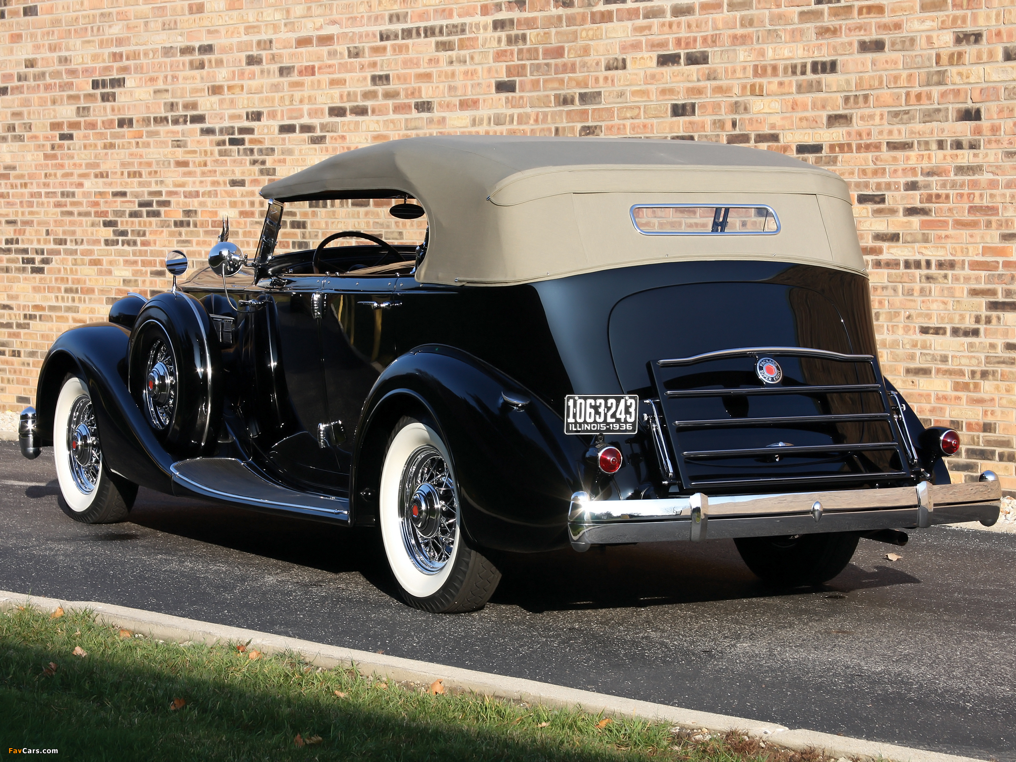 Pictures of Packard Super Eight Dual Cowl Phaeton (1404-951) 1936 (2048 x 1536)