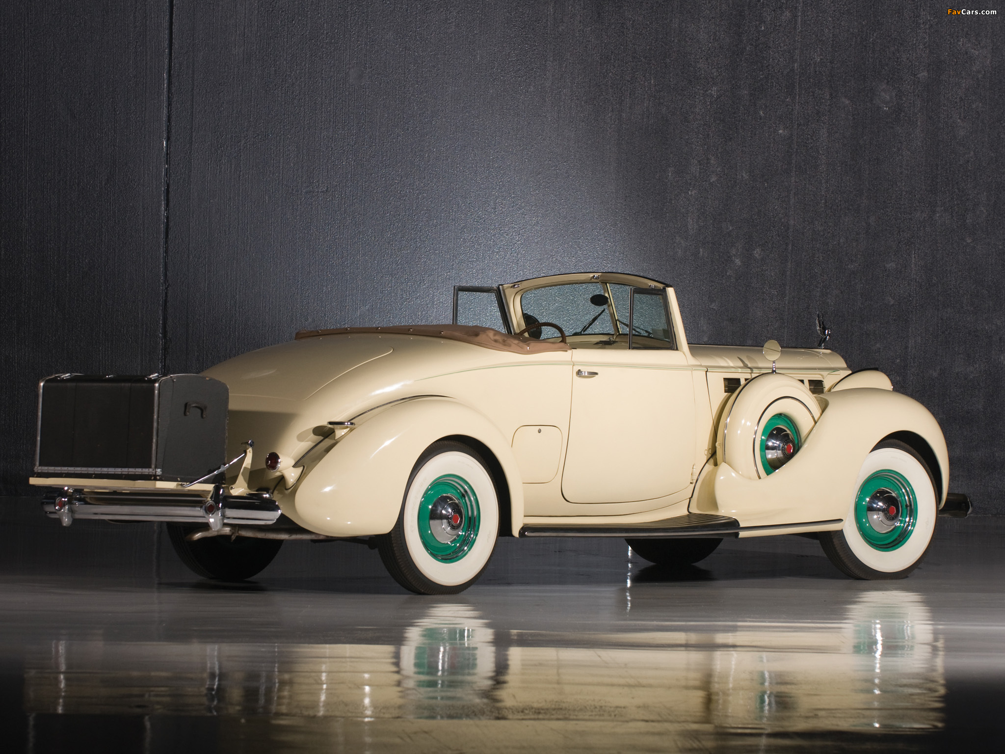 Pictures of Packard Super Eight Convertible Coupe (1604-1119) 1938 (2048 x 1536)
