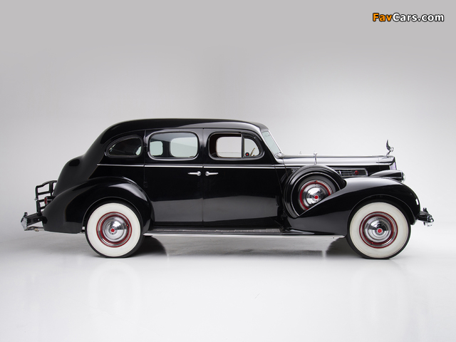Pictures of Packard Super Eight Touring Sedan (1703-1272) 1939 (640 x 480)