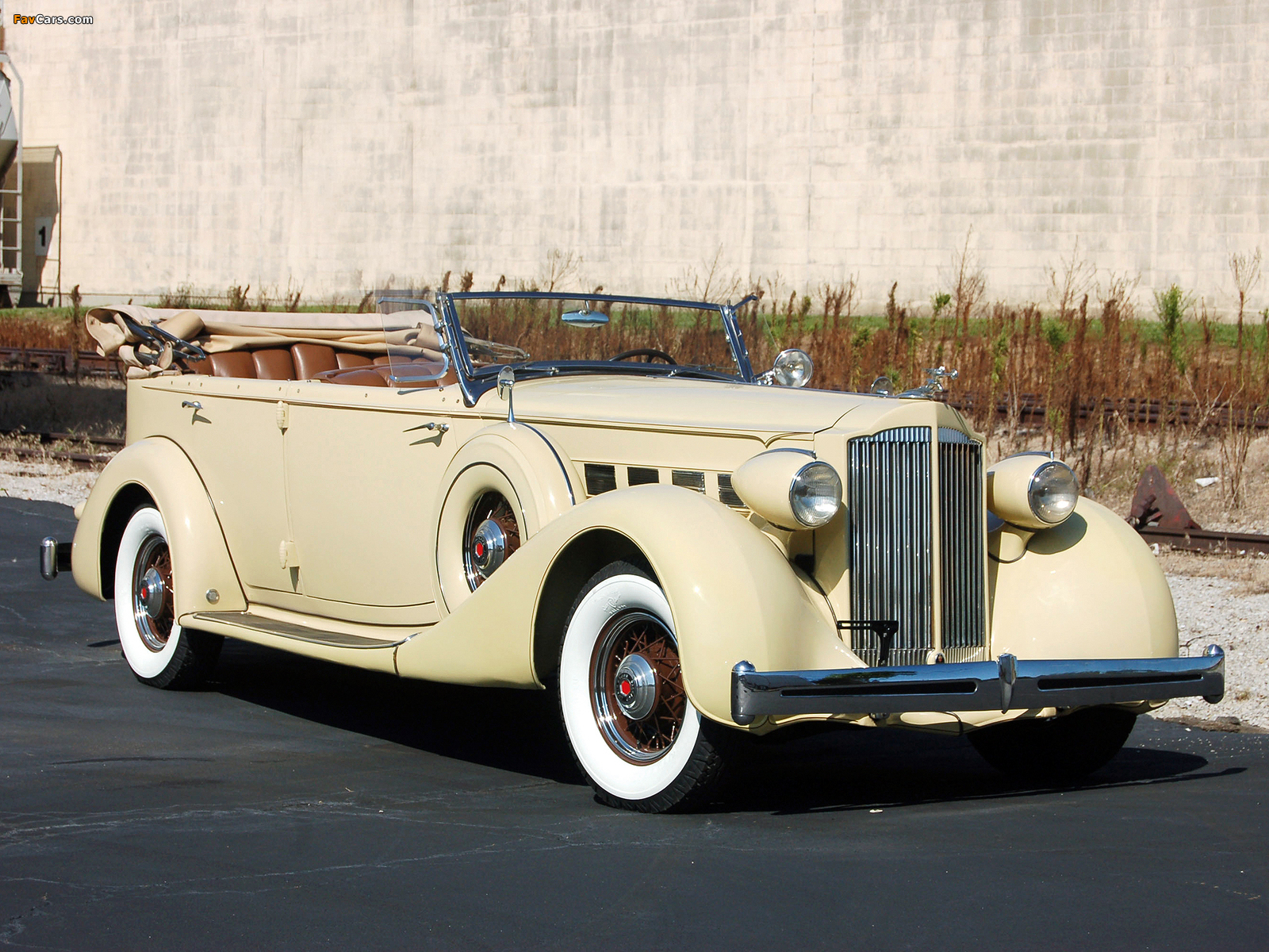 Pictures of Packard Super Eight 5-passenger Phaeton 1935 (1600 x 1200)