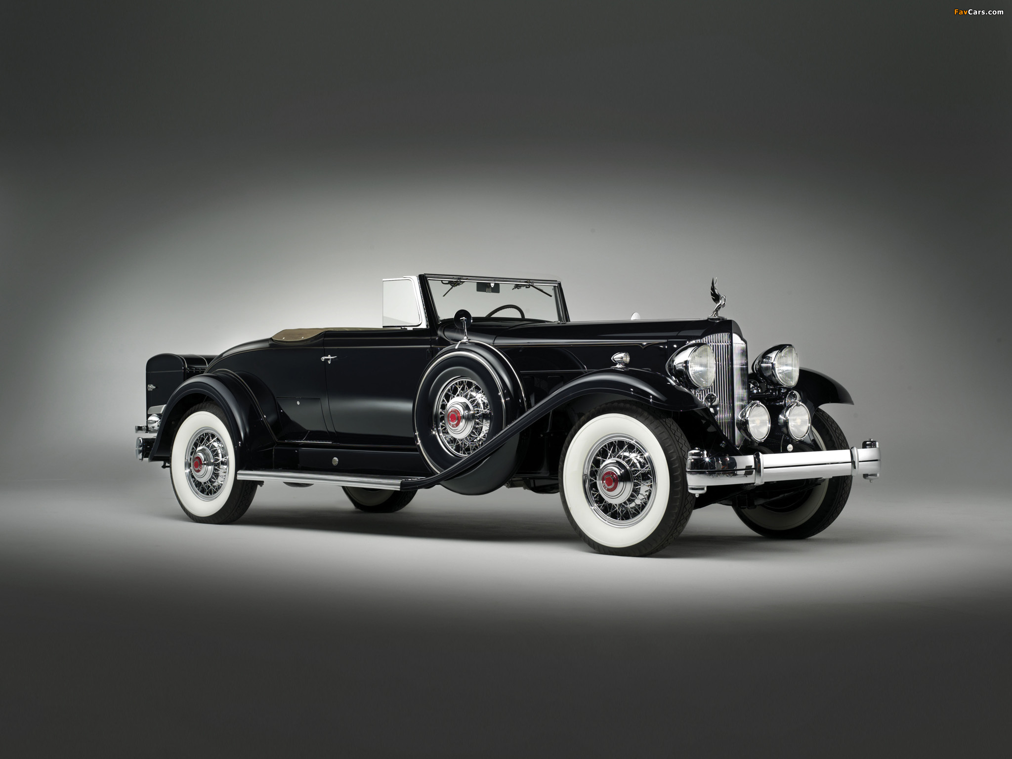 Images of 1932 Packard Twelve Coupe Roadster (905-579) (2048 x 1536)