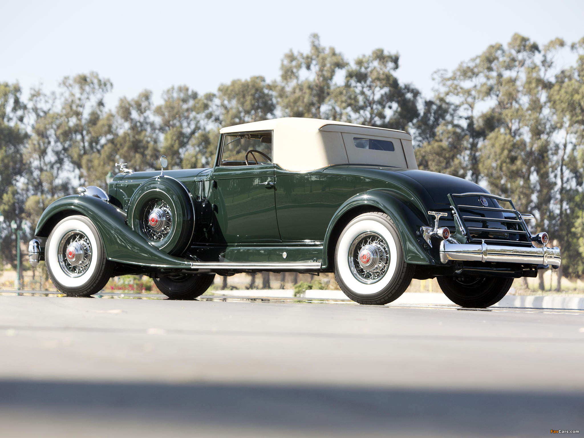 Images of Packard Twelve Coupe Roadster (1107-739) 1934 (2048 x 1536)