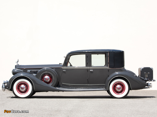 Images of Packard Twelve Close Coupled Limousine 1935 (640 x 480)