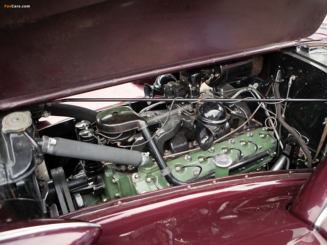 Images of Packard Twelve Convertible Sedan (1708-1253) 1939 (1280 x 960)