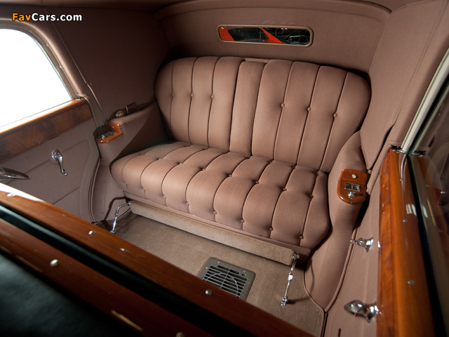 Images of Packard Twelve All-Weather Cabriolet by Brunn (1708-4087) 1939 (640 x 480)