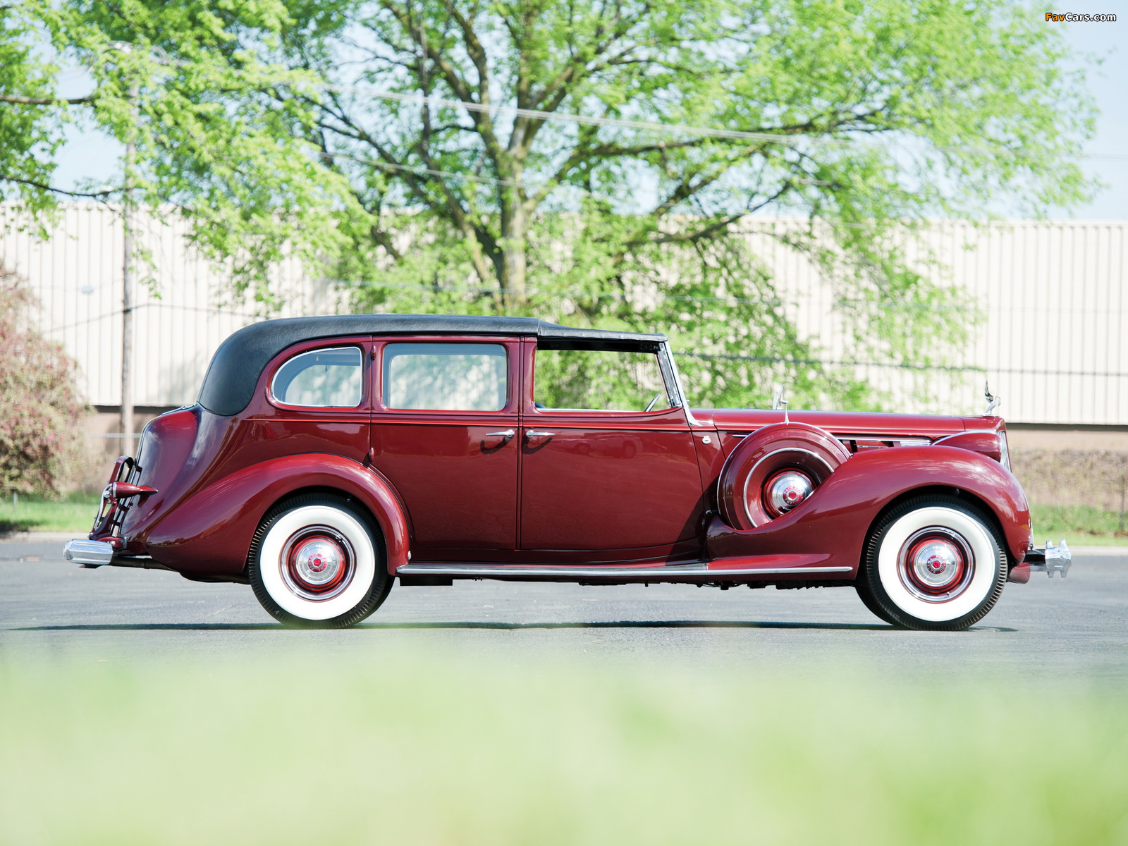 Images of 1938 Packard Twelve All-Weather Town Car by Rollston (1608-495) (1600 x 1200)