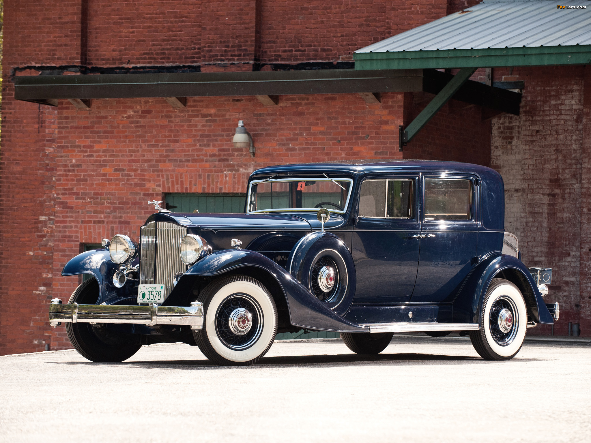 Packard Twelve Club Sedan (1005-636) 1933 wallpapers (2048 x 1536)