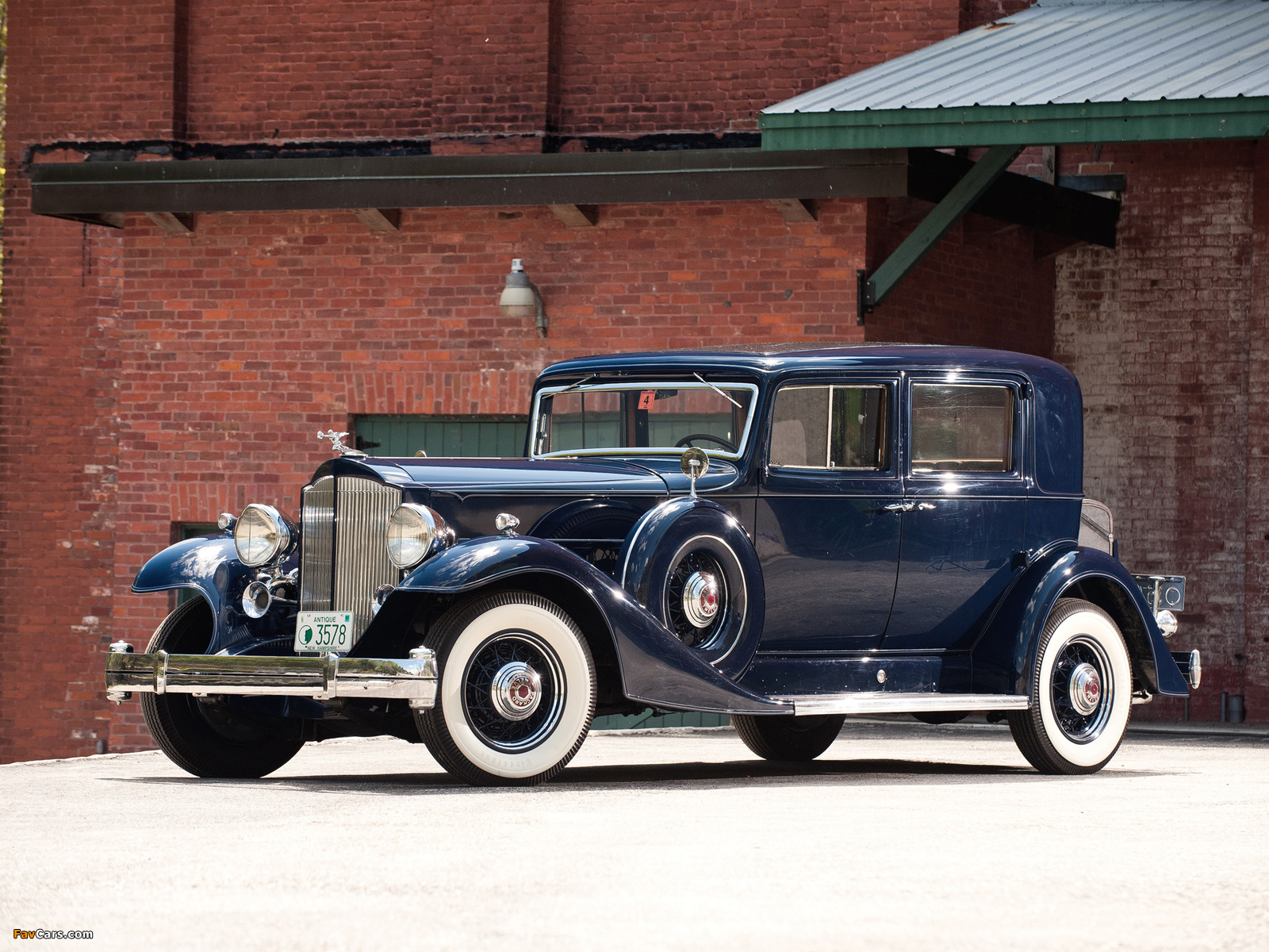 Packard Twelve Club Sedan (1005-636) 1933 wallpapers (1600 x 1200)