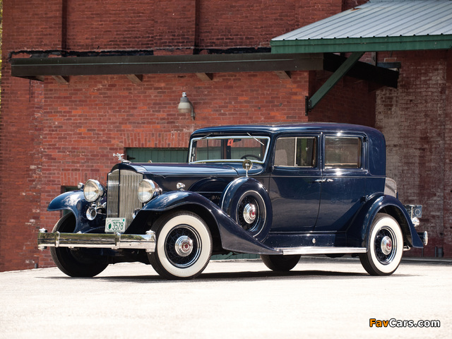 Packard Twelve Club Sedan (1005-636) 1933 wallpapers (640 x 480)
