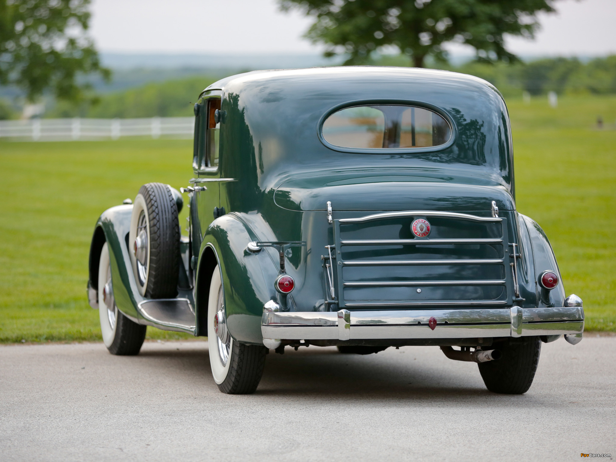 Packard Twelve Club Sedan 1936 wallpapers (2048 x 1536)