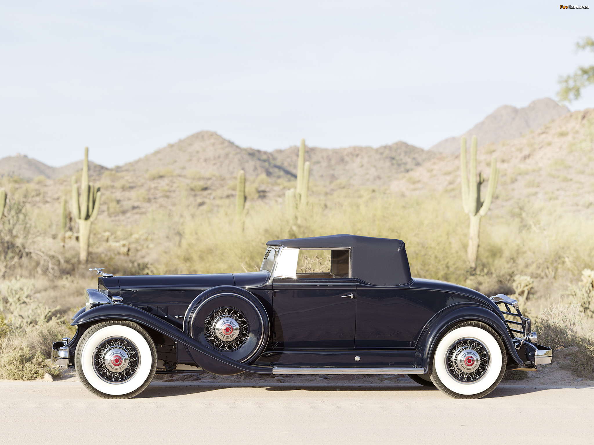 Photos of 1932 Packard Twelve Coupe Roadster (905-579) (2048 x 1536)