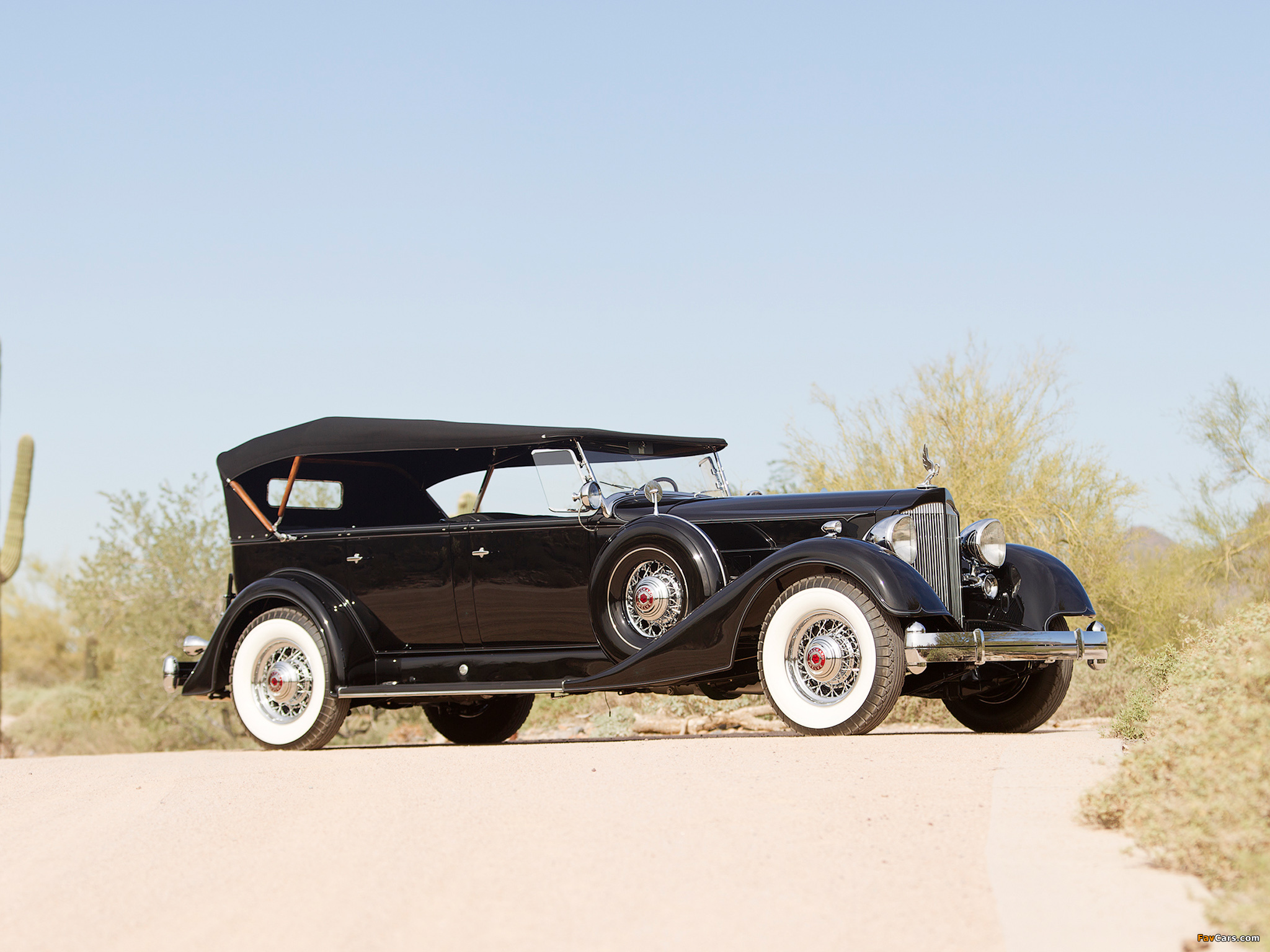 Photos of Packard Twelve 7-passenger Touring (1107-730) 1934 (2048 x 1536)