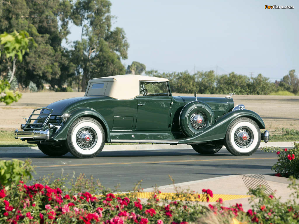 Photos of Packard Twelve Coupe Roadster (1107-739) 1934 (1024 x 768)