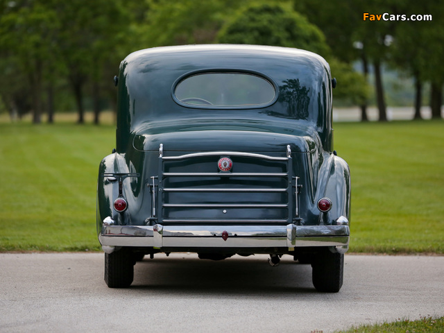 Photos of Packard Twelve Club Sedan 1936 (640 x 480)