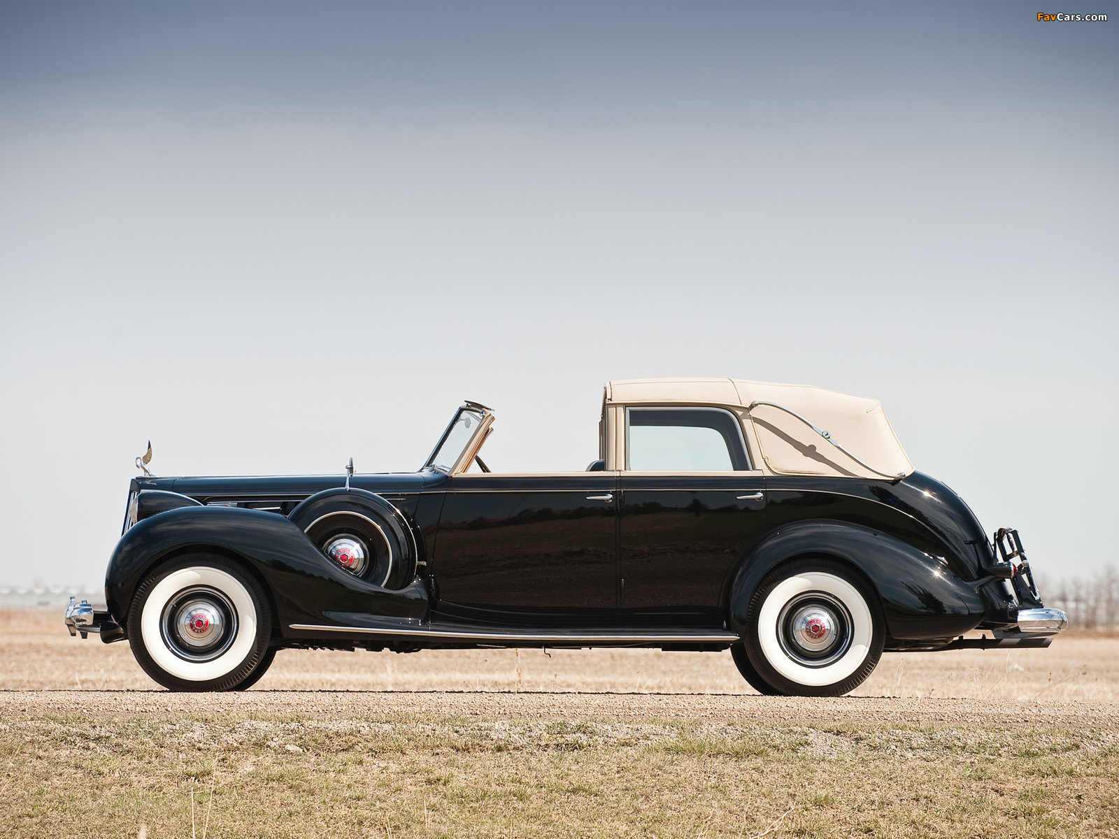 Photos of Packard Twelve All-Weather Cabriolet by Brunn (1708-4087) 1939 (1600 x 1200)