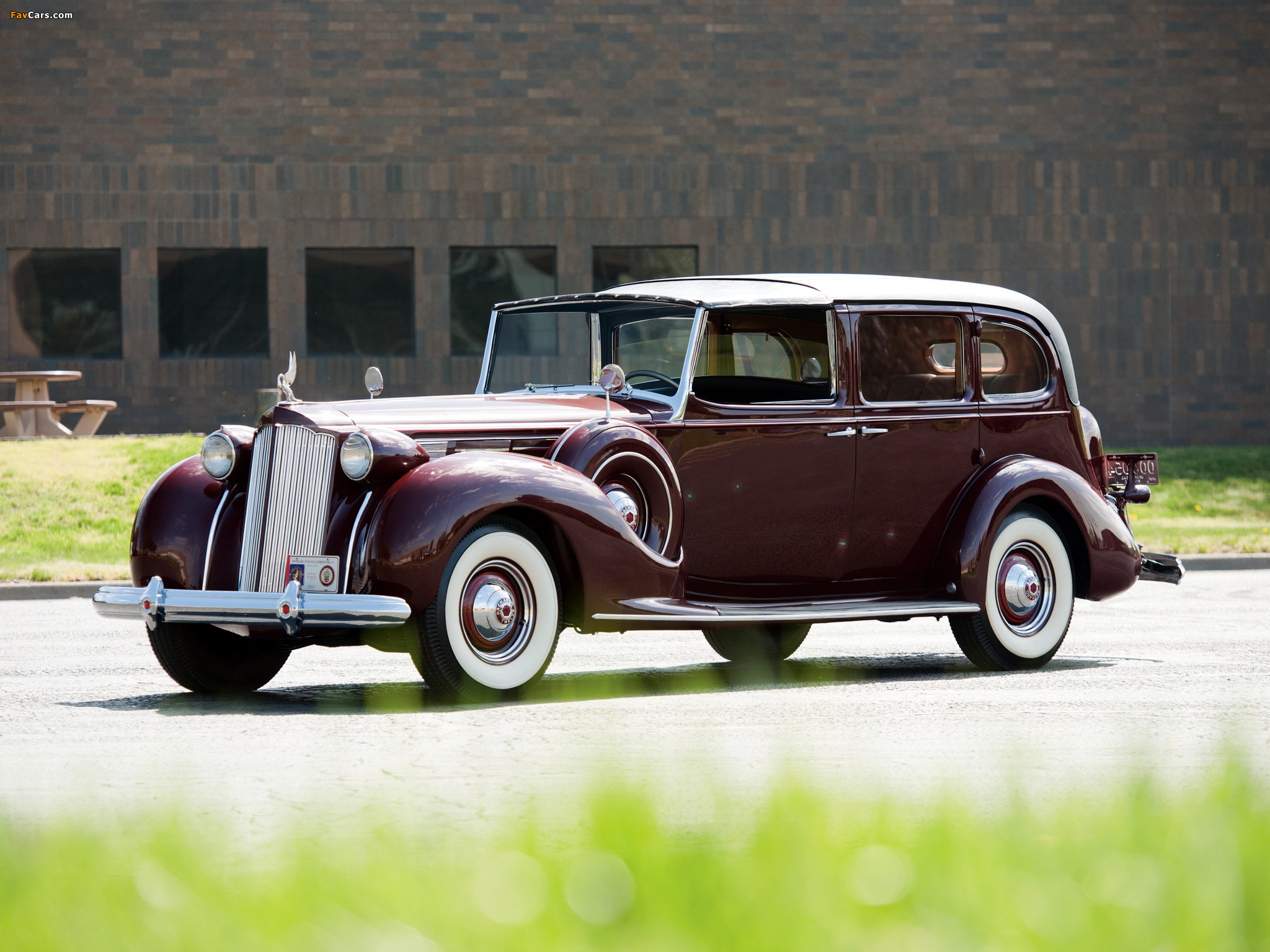 Pictures of 1938 Packard Twelve All-Weather Town Car by Rollston (1608-495) (2048 x 1536)