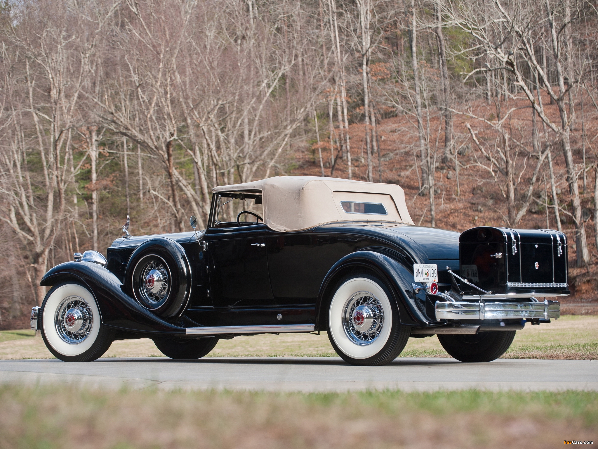 Pictures of Packard Twelve Coupe Roadster (1005-639) 1933 (2048 x 1536)