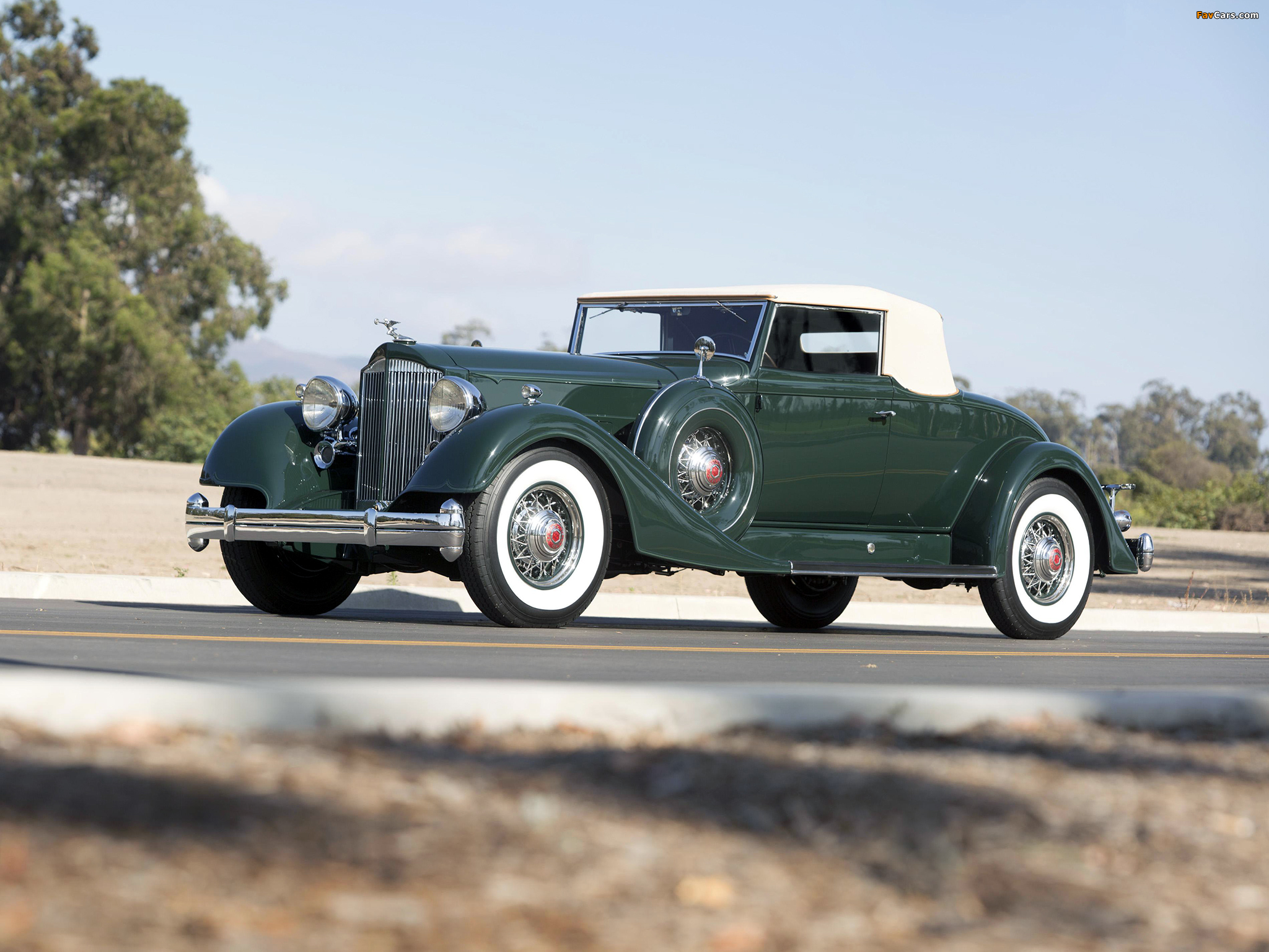 Pictures of Packard Twelve Coupe Roadster (1107-739) 1934 (2048 x 1536)