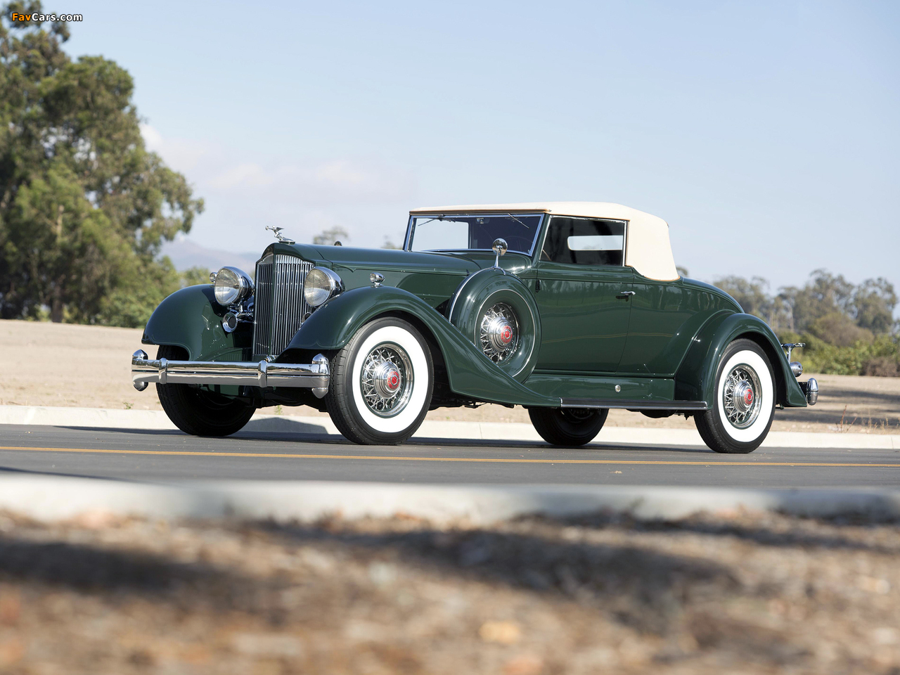 Pictures of Packard Twelve Coupe Roadster (1107-739) 1934 (1280 x 960)