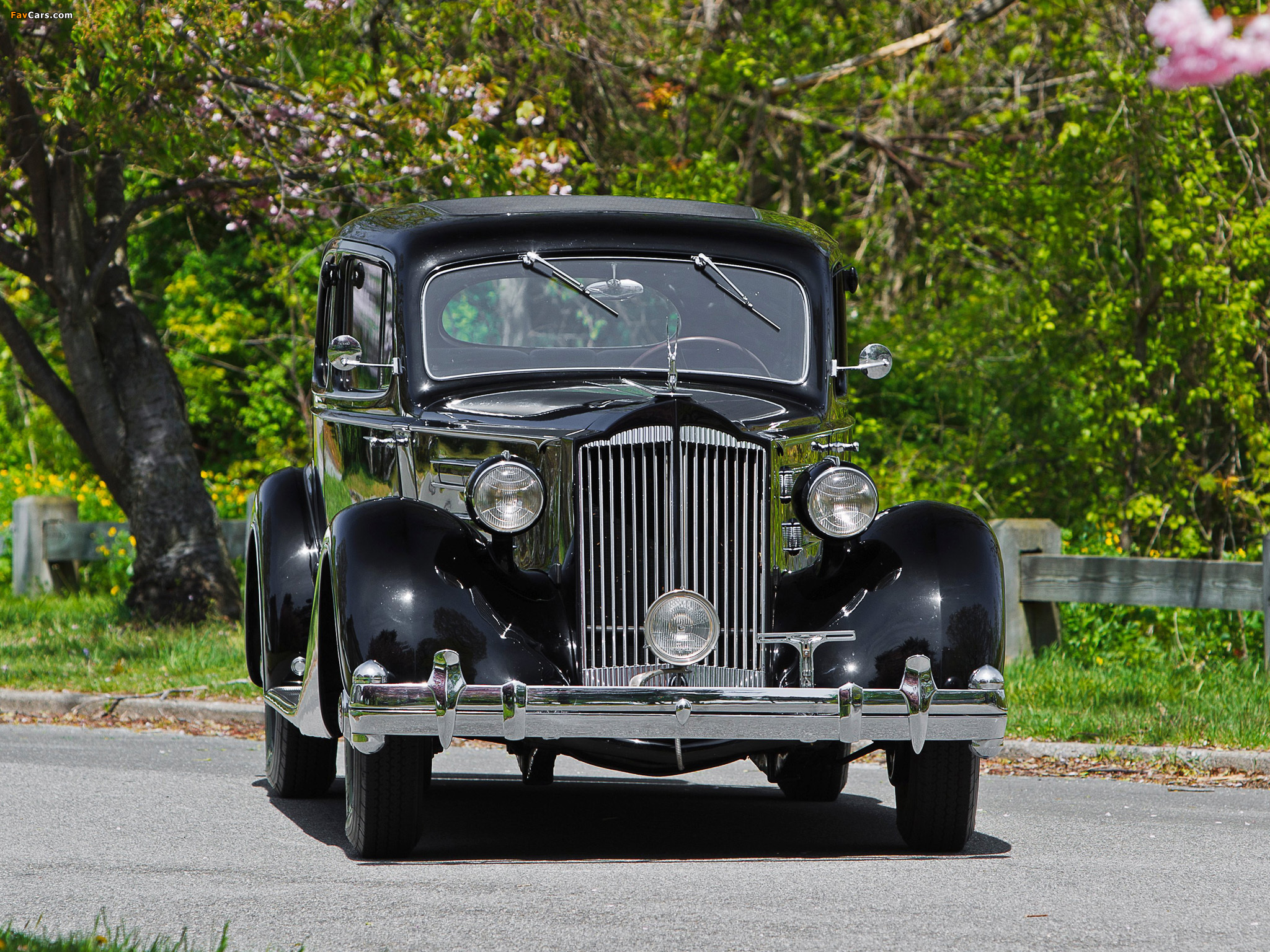 Pictures of Packard Twelve 5-passenger Coupe (1407) 1936 (2048 x 1536)