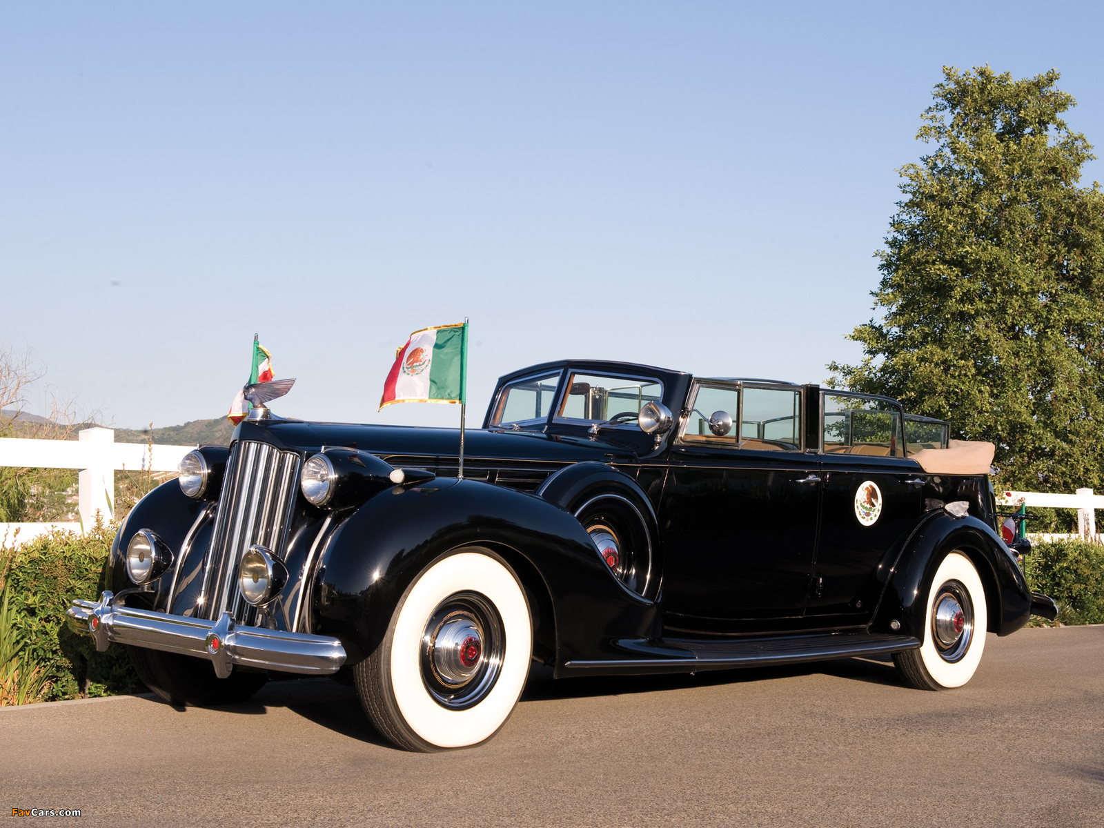 Pictures of Packard Twelve Armored Convertible Sedan by Dietrich 1939 (1600 x 1200)