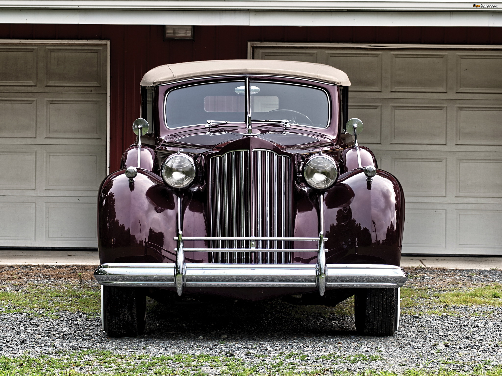 Packard Twelve Convertible Sedan (1708-1253) 1939 wallpapers (2048 x 1536)
