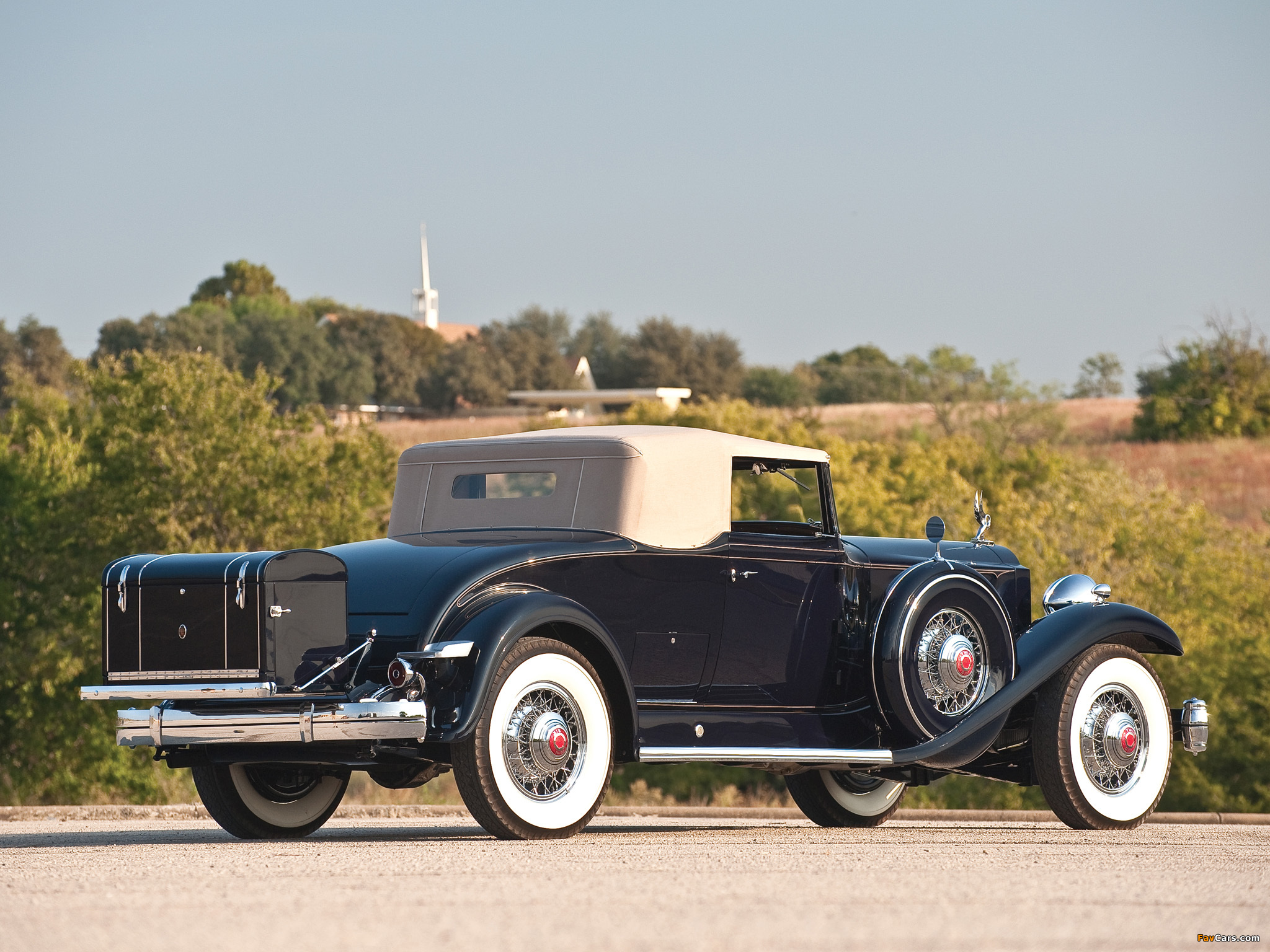 Pictures of Packard Twin Six Coupe Roadster 1932 (2048 x 1536)