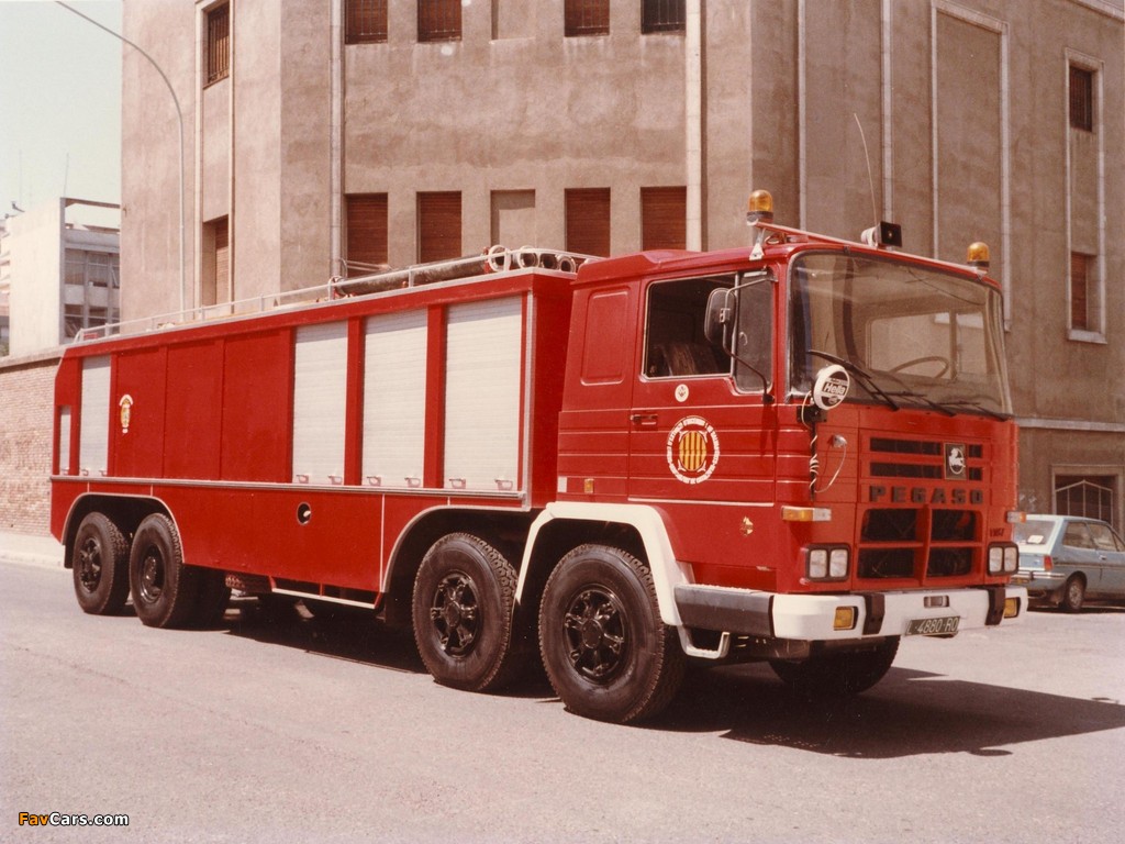 Photos of Pegaso Cuadradas 2089 8x4 Firetruck 1972–75 (1024 x 768)
