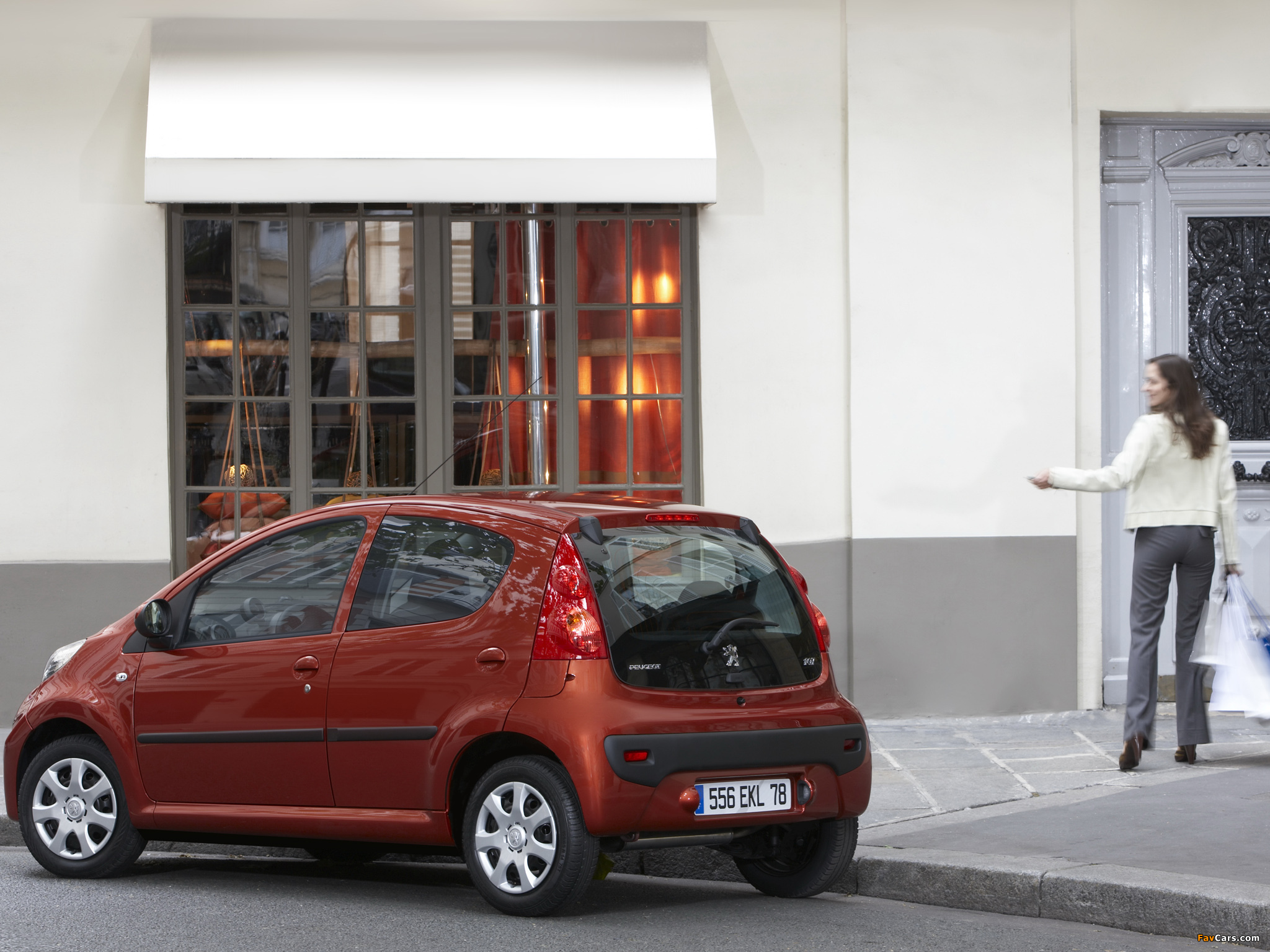 Images of Peugeot 107 5-door 2008–12 (2048 x 1536)