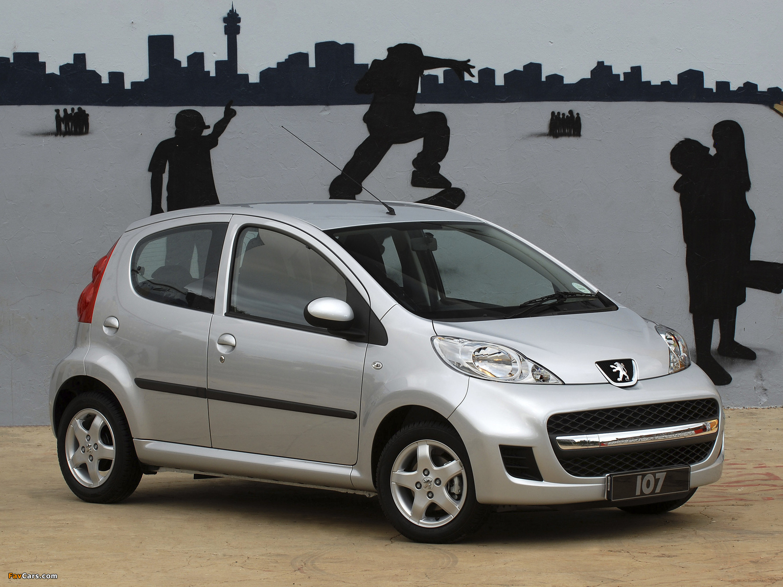 Images of Peugeot 107 5-door ZA-spec 2010–12 (1600 x 1200)