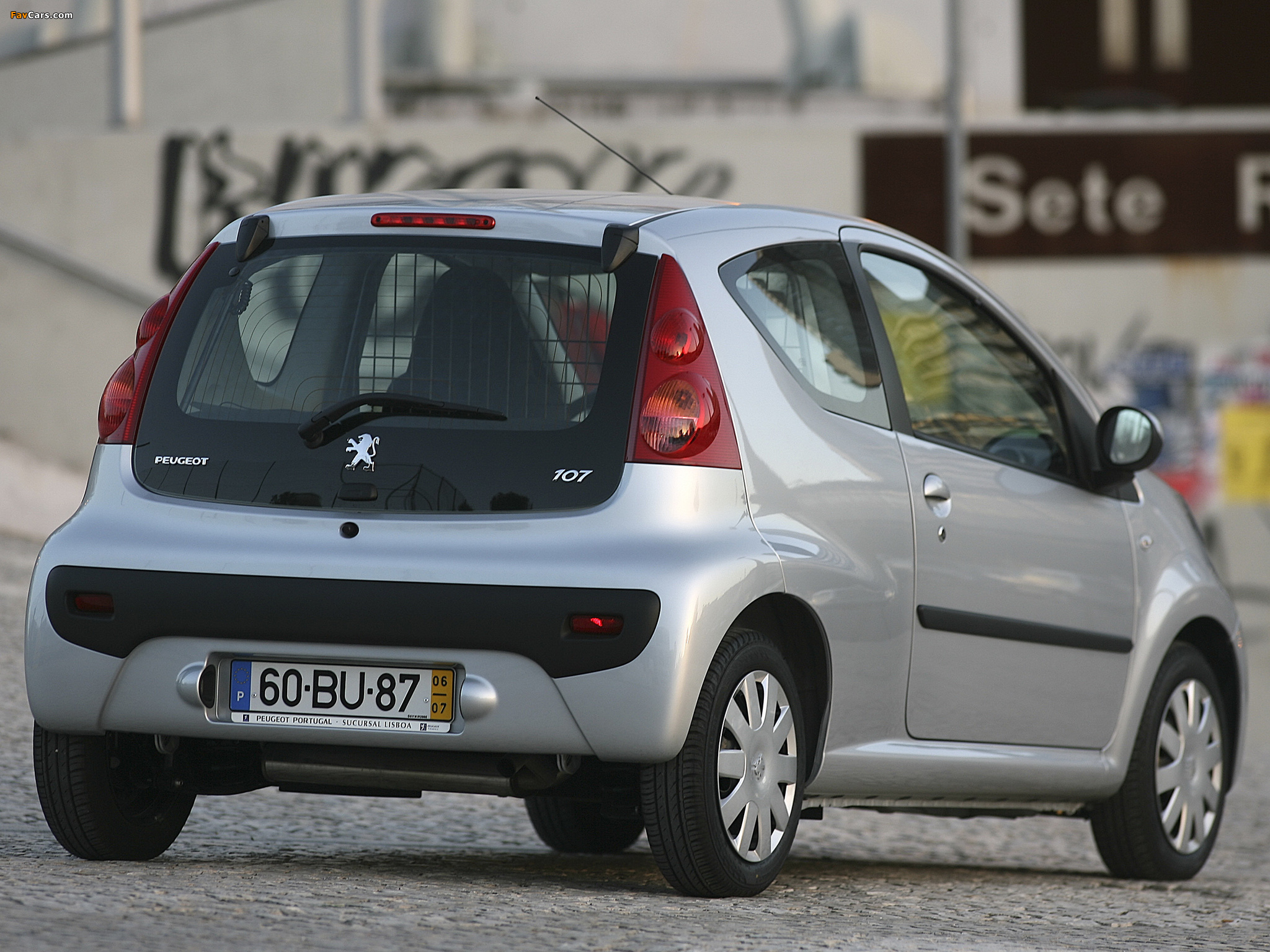 Peugeot 107 3-door 2005–08 pictures (2048 x 1536)