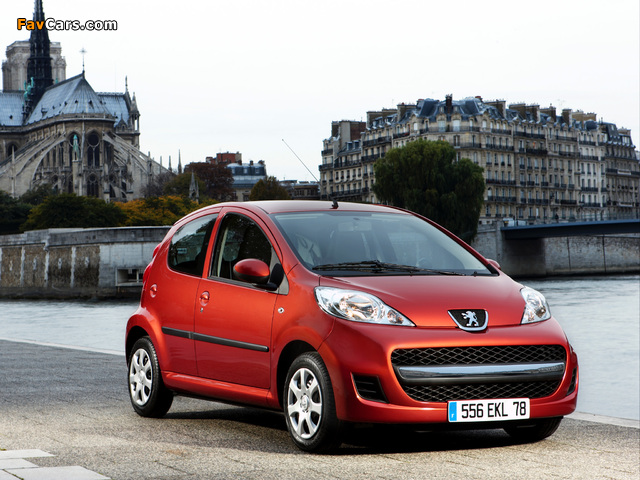 Peugeot 107 5-door 2008–12 images (640 x 480)