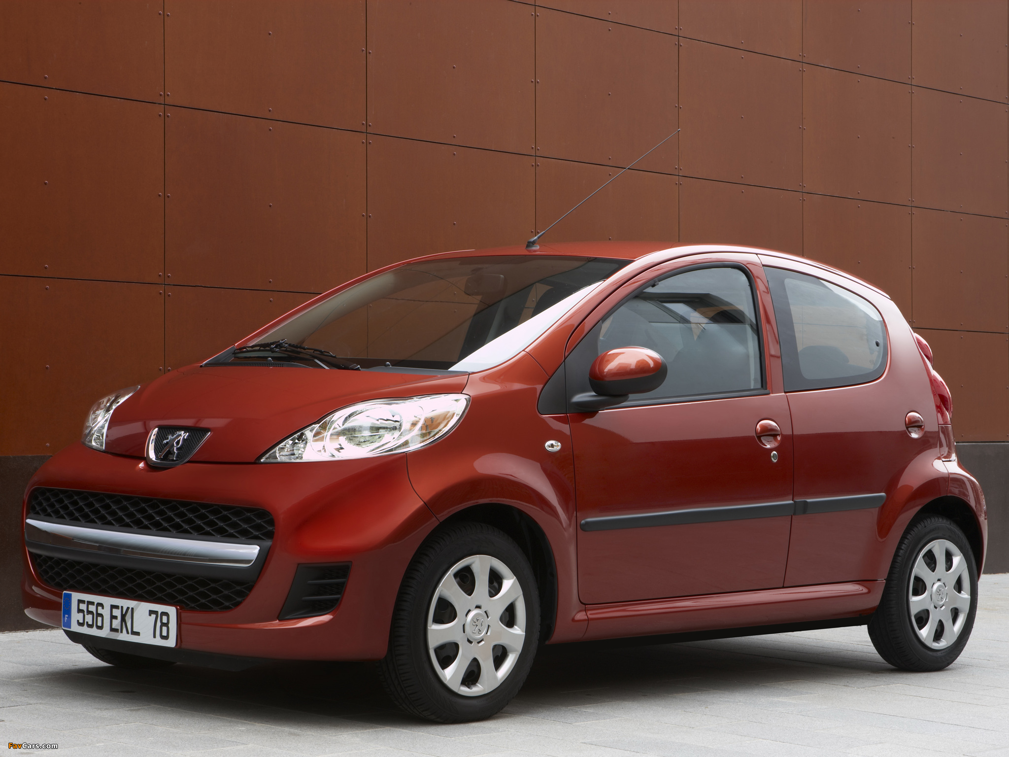 Peugeot 107 5-door 2008–12 images (2048 x 1536)