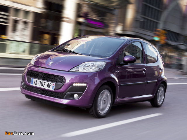 Peugeot 107 5-door 2012 photos (640 x 480)