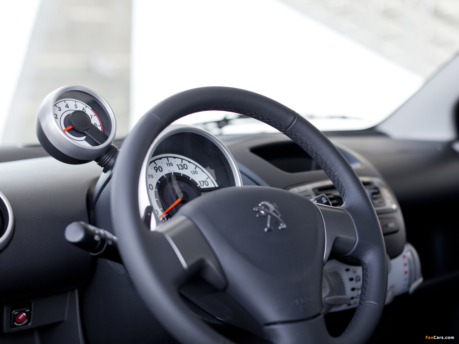 Peugeot 107 5-door 2012 pictures (1600 x 1200)