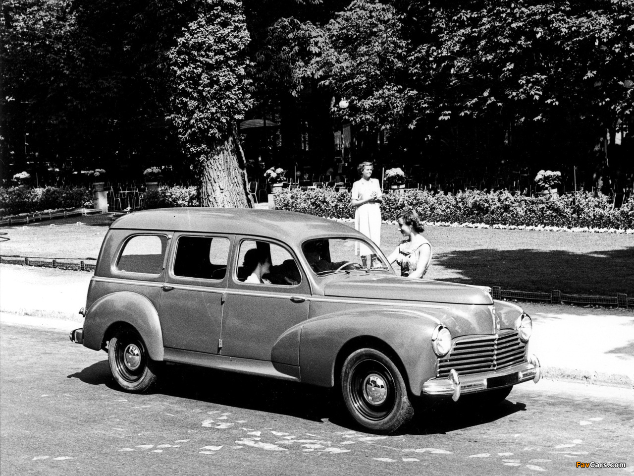 Peugeot 203 Familliale 1950–54 photos (1280 x 960)