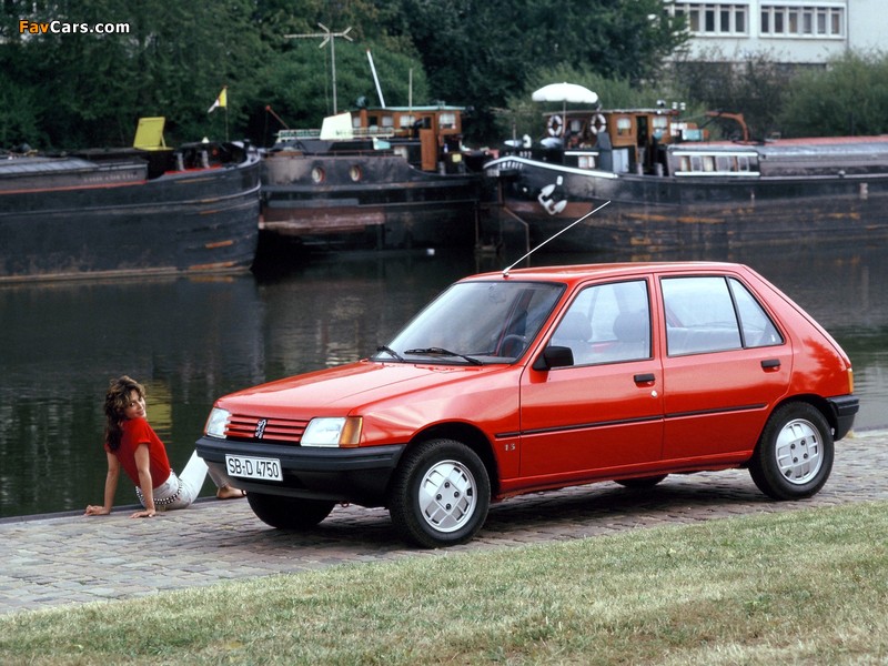 Peugeot 205 5-door 1983–98 pictures (800 x 600)