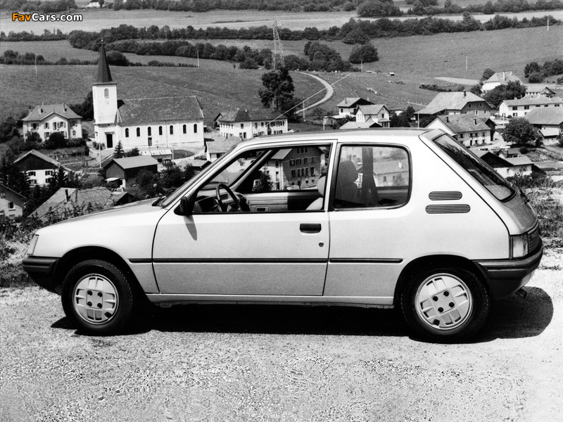Peugeot 205 3-door 1984–98 pictures (800 x 600)