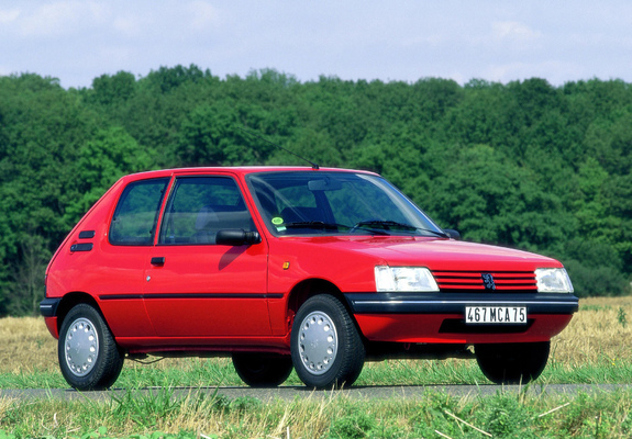 Peugeot 205 3-door 1990–98 pictures